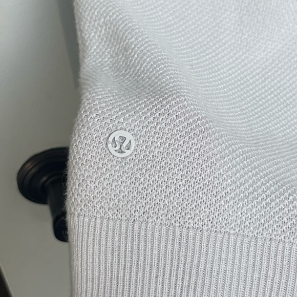 Lululemon City Calm Short Sleeve Sweater
White 2020 W3CZHS Cashmere Cashlu Sz 6 - Picture 7 of 8